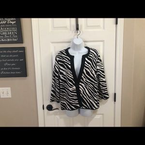 Beautiful 3/4 length sleeve quality cardigan.